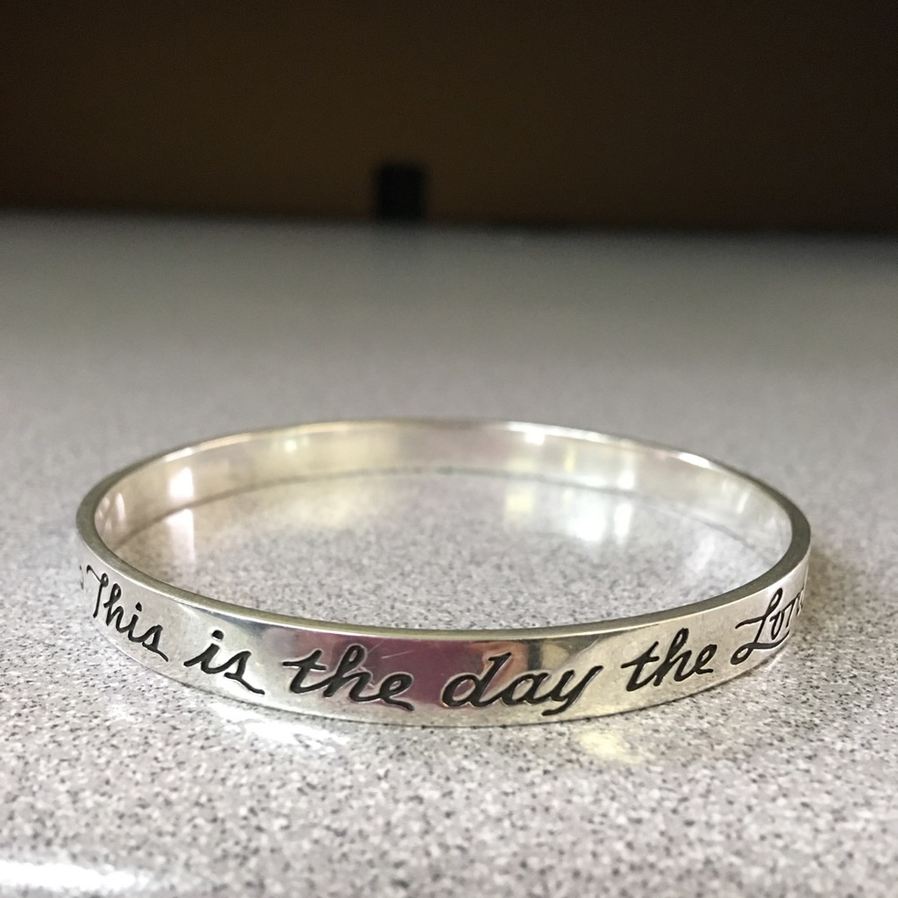 James Avery, retired Psalm 118:24, bangle, sz med